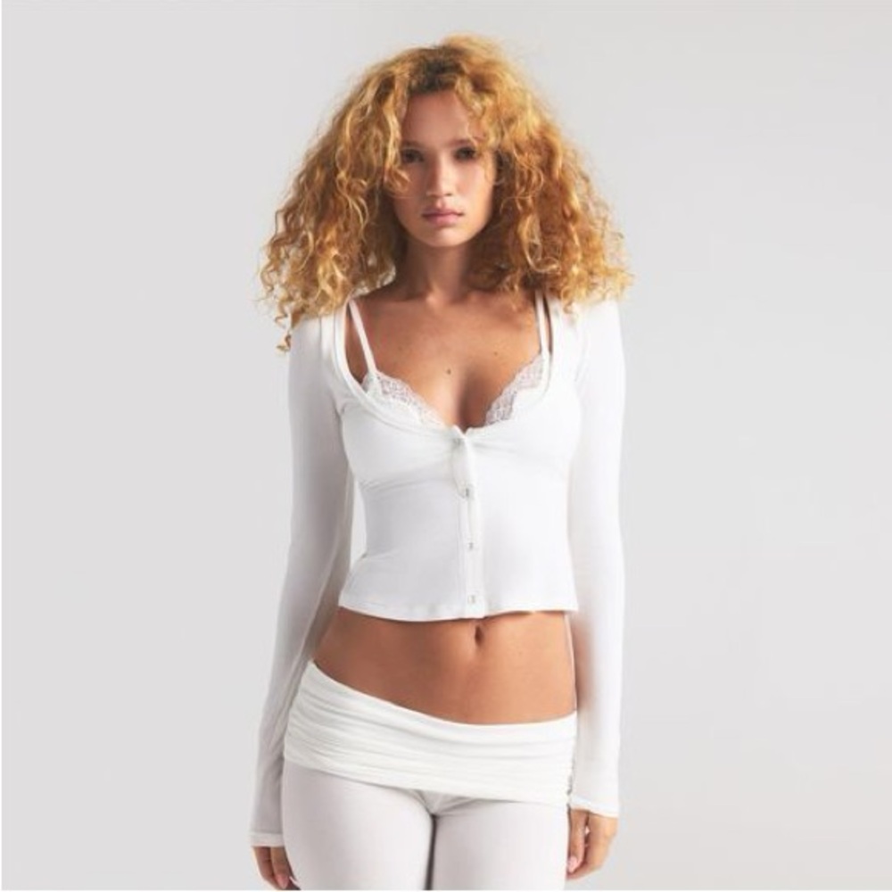 SKIMS white scoop neck longsleeve with lace bralette